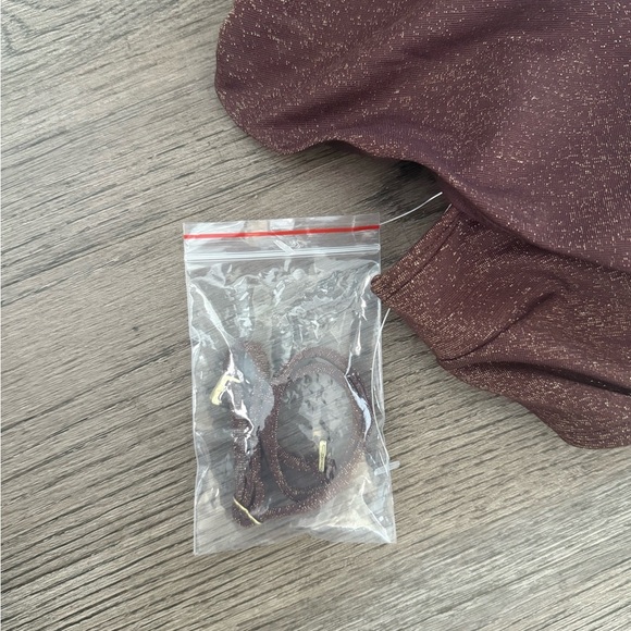 Abercrombie & Fitch Shimmer One-Shoulder Ruffle Bralette Swim Top - Size L NWOT - Picture 6 of 8